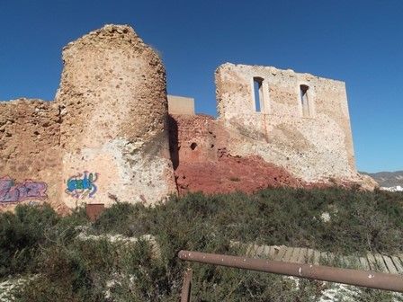 “Restauración” del Castillo en la cara norte.